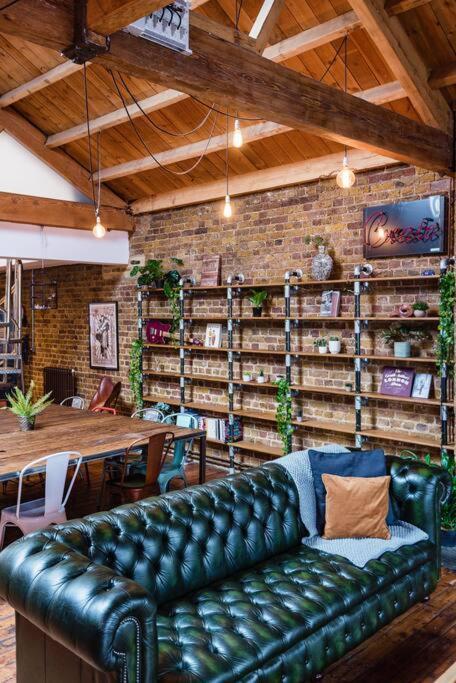 Penthouse Loft With Roof Terrace Not For Events Or Parties Apartamento *